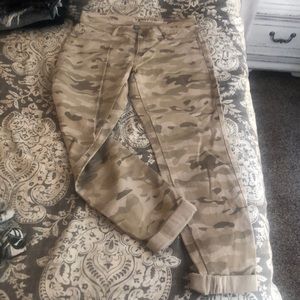 Brown camo NY&C leggings.
